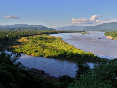 Chiang Rai Temples & Golden Triangle Day Trip