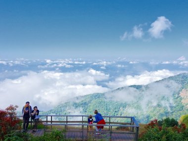 Doi Inthanon & Kew Mae Pan Trek – Full-Day Nature Escape