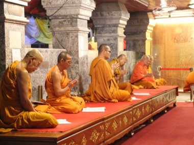 Doi Suthep Sunrise Tour with Monks – Chiang Mai