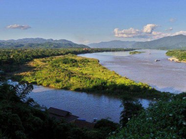 2 Days Chiang Rai & Golden Triangle Private Tour – Thailand