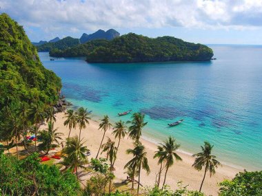 Ang Thong Marine Park Day Trip – Kayaking & Emerald Lake Thailand