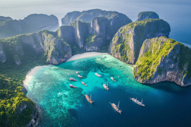Phi Phi Islands & Maya Bay Speedboat Tour